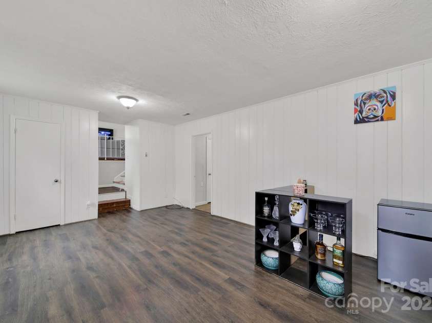 5300 Grafton Drive, Charlotte, NC 28215.  MLS# CAR4294814, YatesRealty ID 271. 