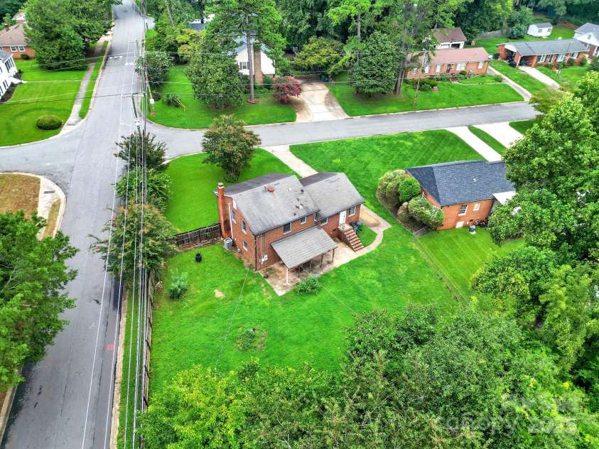 5300 Grafton Drive, Charlotte, NC 28215.  MLS# CAR4294814, YatesRealty ID 271. 