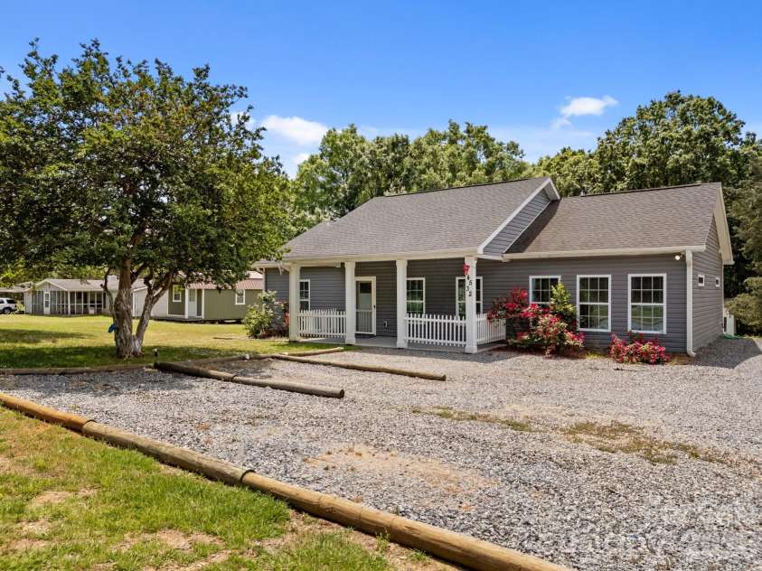 14532 Rocky River Road, Davidson, NC 28036.  MLS# CAR4248123, YatesRealty ID 2710. 