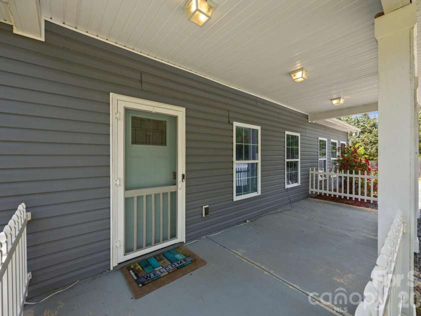 14532 Rocky River Road, Davidson, NC 28036.  MLS# CAR4248123, YatesRealty ID 2710. 