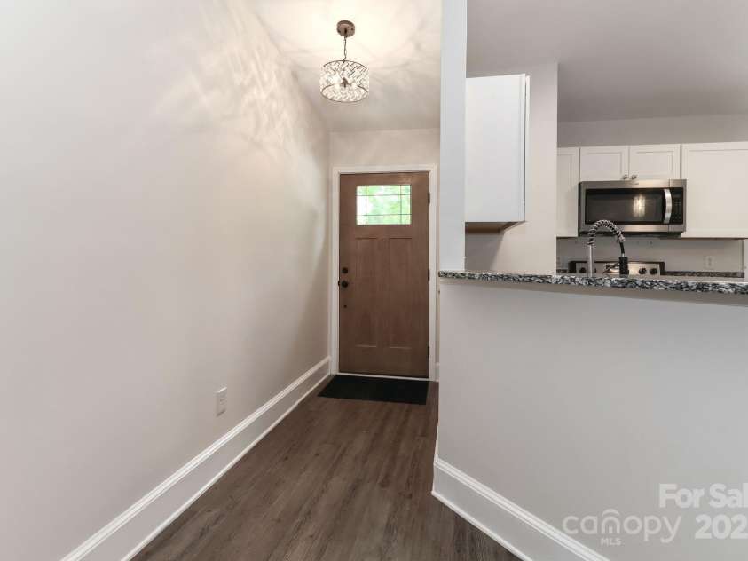 6409 Pineburr Court, Charlotte, NC 28211.  MLS# CAR4282075, YatesRealty ID 27100. 