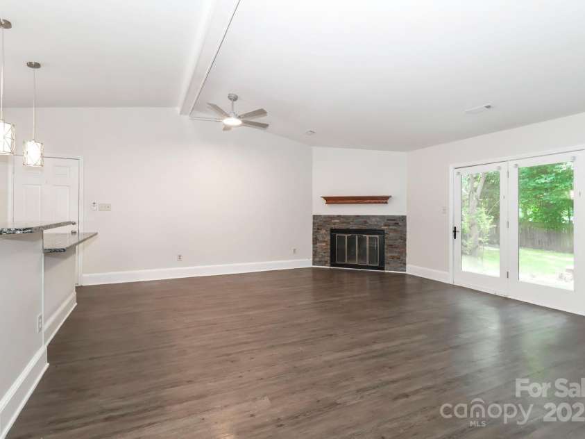 6409 Pineburr Court, Charlotte, NC 28211.  MLS# CAR4282075, YatesRealty ID 27100. 