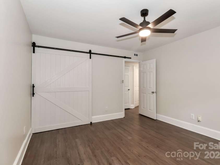 6409 Pineburr Court, Charlotte, NC 28211.  MLS# CAR4282075, YatesRealty ID 27100. 