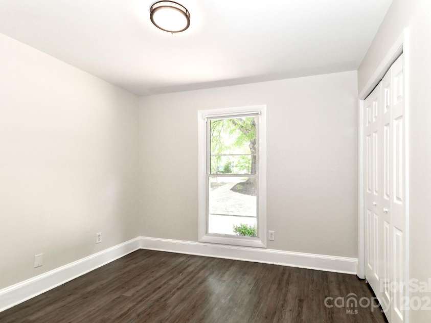 6409 Pineburr Court, Charlotte, NC 28211.  MLS# CAR4282075, YatesRealty ID 27100. 