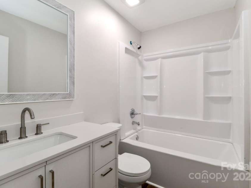 6409 Pineburr Court, Charlotte, NC 28211.  MLS# CAR4282075, YatesRealty ID 27100. 