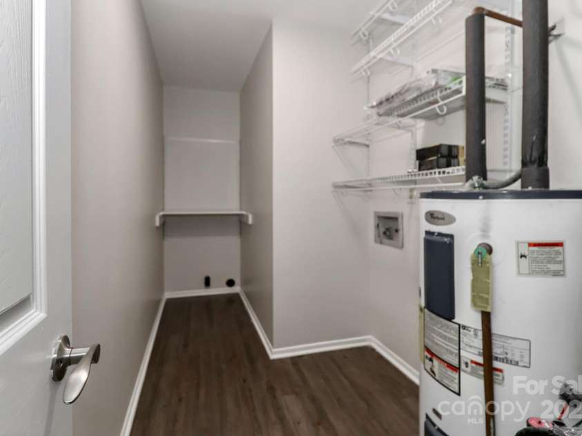 6409 Pineburr Court, Charlotte, NC 28211.  MLS# CAR4282075, YatesRealty ID 27100. 