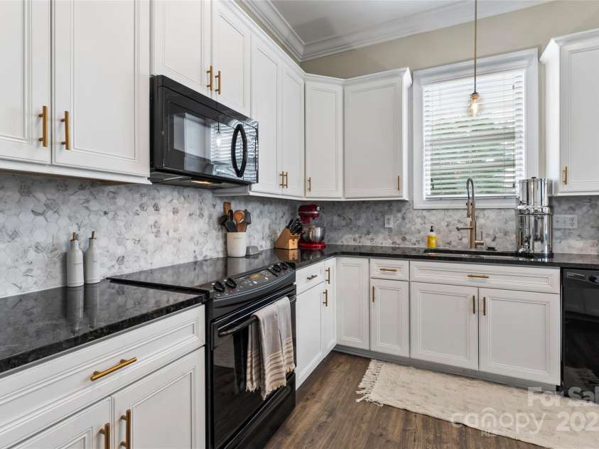 4004 Clover Hill Road, Indian Trail, NC 28079.  MLS# CAR4281996, YatesRealty ID 27101. Kitchen