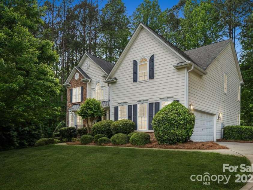 109 Braxton Gate Court, Mount Holly, NC 28120.  MLS# CAR4332584, YatesRealty ID 27103. 