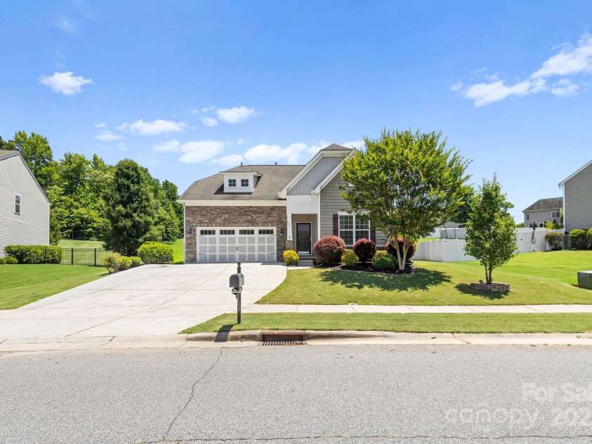 159 Warfield Drive, Mooresville, NC 28115.  MLS# CAR4274419, YatesRealty ID 27105. 