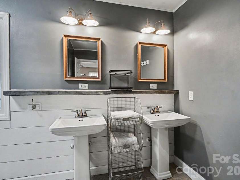2724 Artesian Court, Charlotte, NC 28270.  MLS# CAR4359309, YatesRealty ID 27106. 