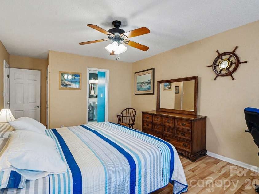 2724 Artesian Court, Charlotte, NC 28270.  MLS# CAR4359309, YatesRealty ID 27106. 
