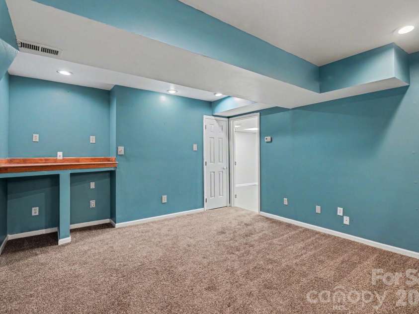 2724 Artesian Court, Charlotte, NC 28270.  MLS# CAR4359309, YatesRealty ID 27106. 