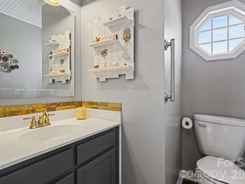 2724 Artesian Court, Charlotte, NC 28270.  MLS# CAR4359309, YatesRealty ID 27106. 