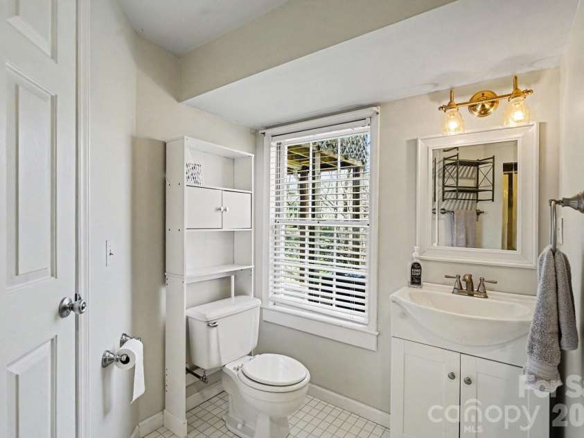 2724 Artesian Court, Charlotte, NC 28270.  MLS# CAR4359309, YatesRealty ID 27106. 
