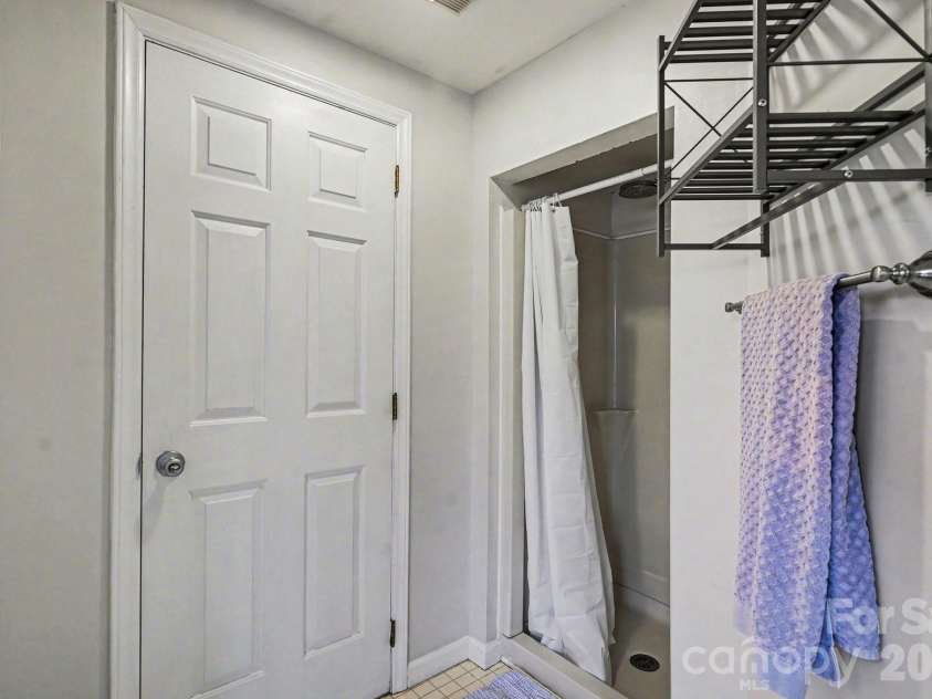 2724 Artesian Court, Charlotte, NC 28270.  MLS# CAR4359309, YatesRealty ID 27106. 