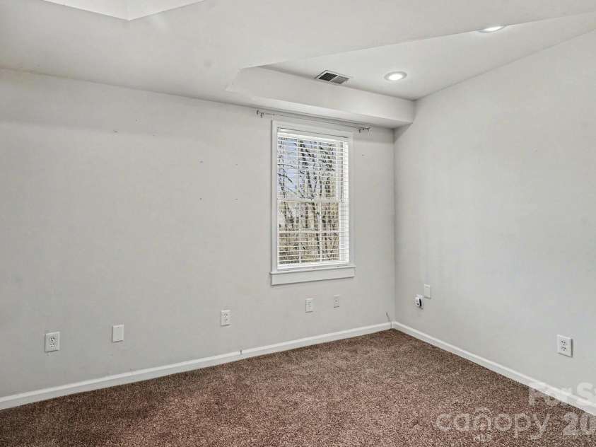 2724 Artesian Court, Charlotte, NC 28270.  MLS# CAR4359309, YatesRealty ID 27106. 