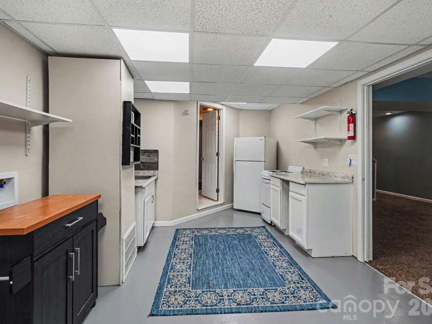 2724 Artesian Court, Charlotte, NC 28270.  MLS# CAR4359309, YatesRealty ID 27106. 