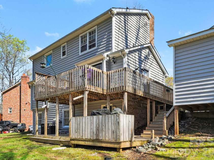 2724 Artesian Court, Charlotte, NC 28270.  MLS# CAR4359309, YatesRealty ID 27106. 