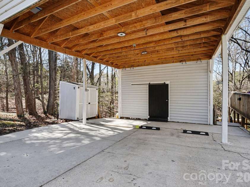 2724 Artesian Court, Charlotte, NC 28270.  MLS# CAR4359309, YatesRealty ID 27106. 