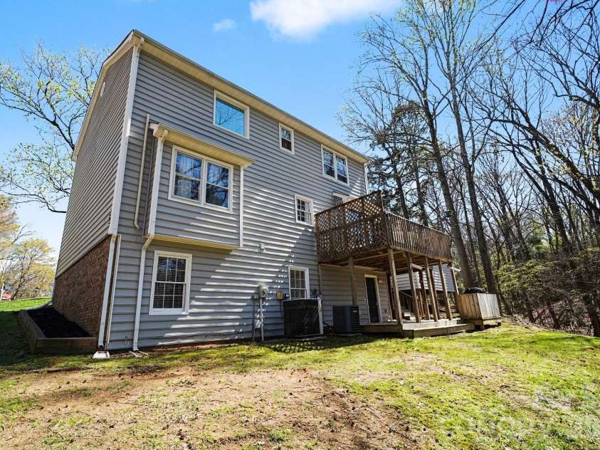 2724 Artesian Court, Charlotte, NC 28270.  MLS# CAR4359309, YatesRealty ID 27106. 