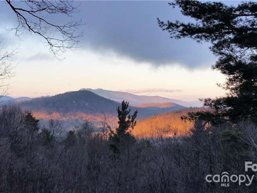 7109 Grandview Extension, Newland, NC 28657.  MLS# CAR4275599, YatesRealty ID 27106. 