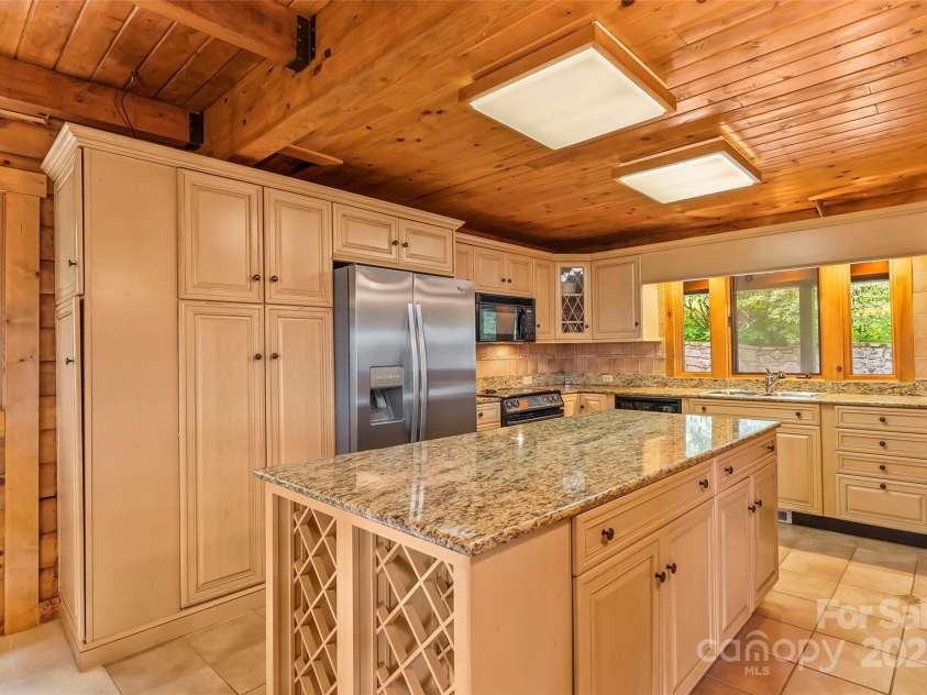 7109 Grandview Extension, Newland, NC 28657.  MLS# CAR4275599, YatesRealty ID 27106. 