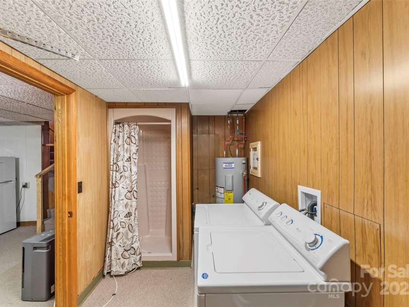 7109 Grandview Extension, Newland, NC 28657.  MLS# CAR4275599, YatesRealty ID 27106. 