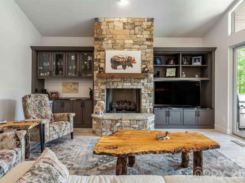 110 Plateau Drive, Maggie Valley, NC 28751.  MLS# CAR4372593, YatesRealty ID 27107. 