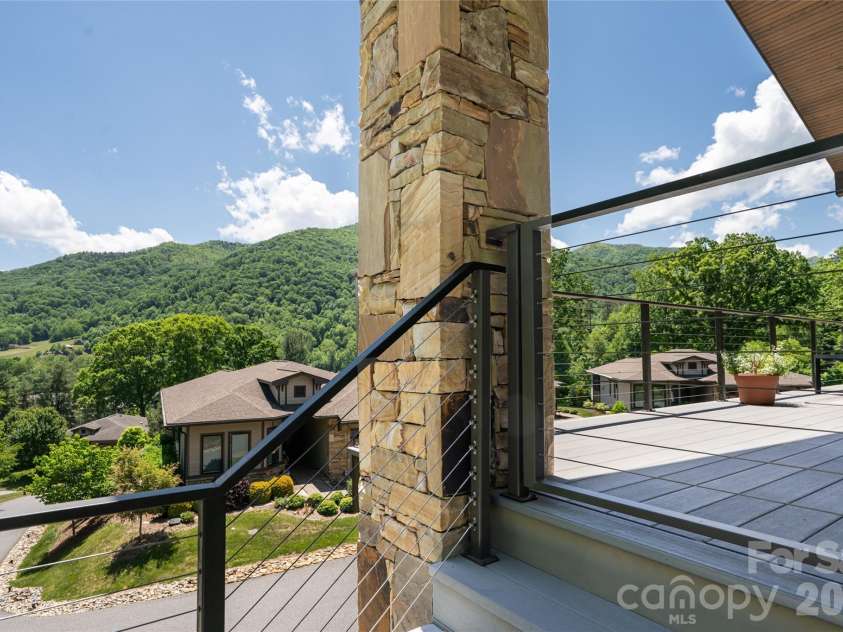110 Plateau Drive, Maggie Valley, NC 28751.  MLS# CAR4372593, YatesRealty ID 27107. 