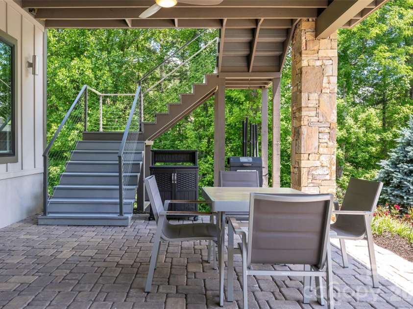 110 Plateau Drive, Maggie Valley, NC 28751.  MLS# CAR4372593, YatesRealty ID 27107. 