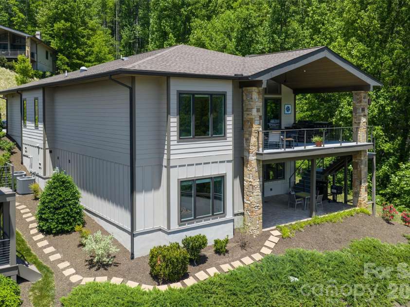 110 Plateau Drive, Maggie Valley, NC 28751.  MLS# CAR4372593, YatesRealty ID 27107. 