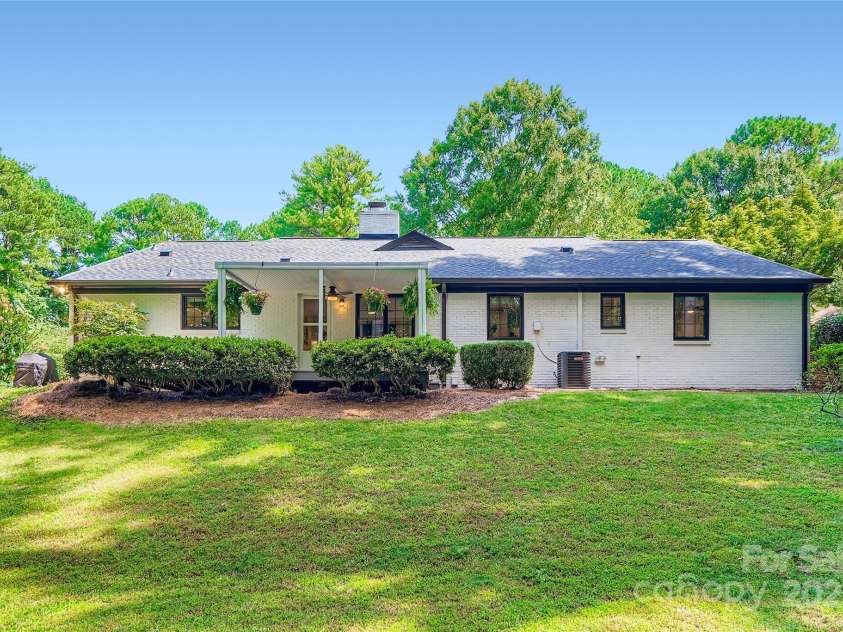 4704 Autumn Leaf Lane, Charlotte, NC 28277.  MLS# CAR4281492, YatesRealty ID 27107. 