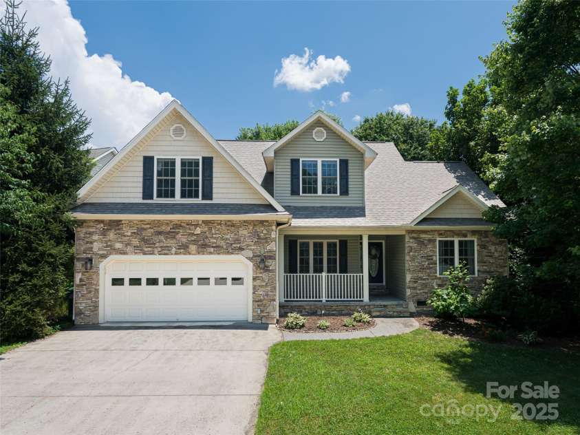 19 Driftstone Circle, Arden, NC 28704.  MLS# CAR4275668, YatesRealty ID 27108. 