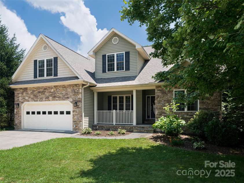 19 Driftstone Circle, Arden, NC 28704.  MLS# CAR4275668, YatesRealty ID 27108. 