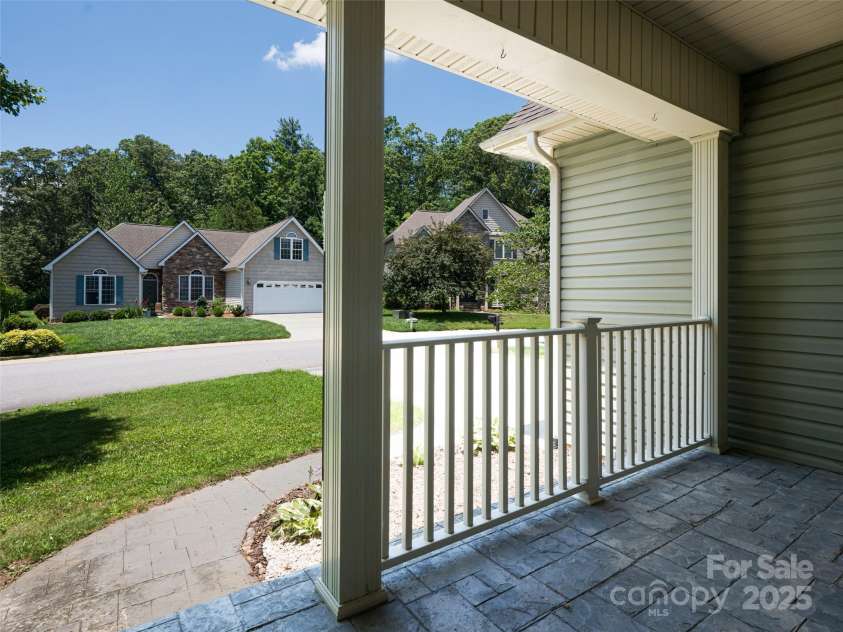 19 Driftstone Circle, Arden, NC 28704.  MLS# CAR4275668, YatesRealty ID 27108. 
