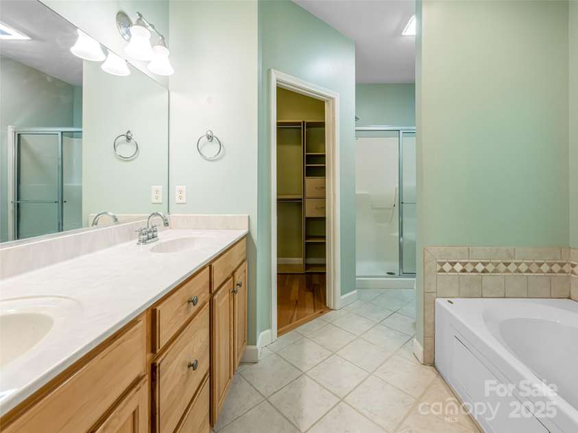 19 Driftstone Circle, Arden, NC 28704.  MLS# CAR4275668, YatesRealty ID 27108. 