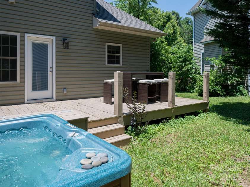 19 Driftstone Circle, Arden, NC 28704.  MLS# CAR4275668, YatesRealty ID 27108. 