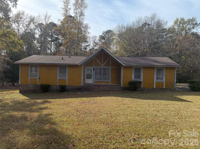 2908 Woodland Hill Way, Lancaster, SC 29720.  MLS# CAR4323304, YatesRealty ID 27108. 