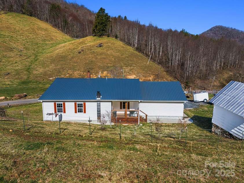 867 Indian Creek Road, Burnsville, NC 28714.  MLS# CAR4231140, YatesRealty ID 2711. 