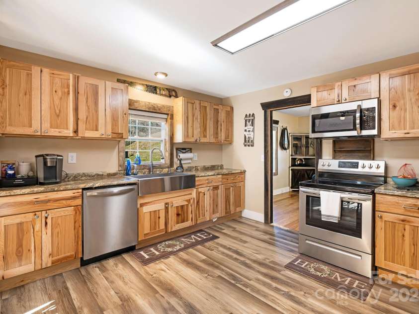 867 Indian Creek Road, Burnsville, NC 28714.  MLS# CAR4231140, YatesRealty ID 2711. 