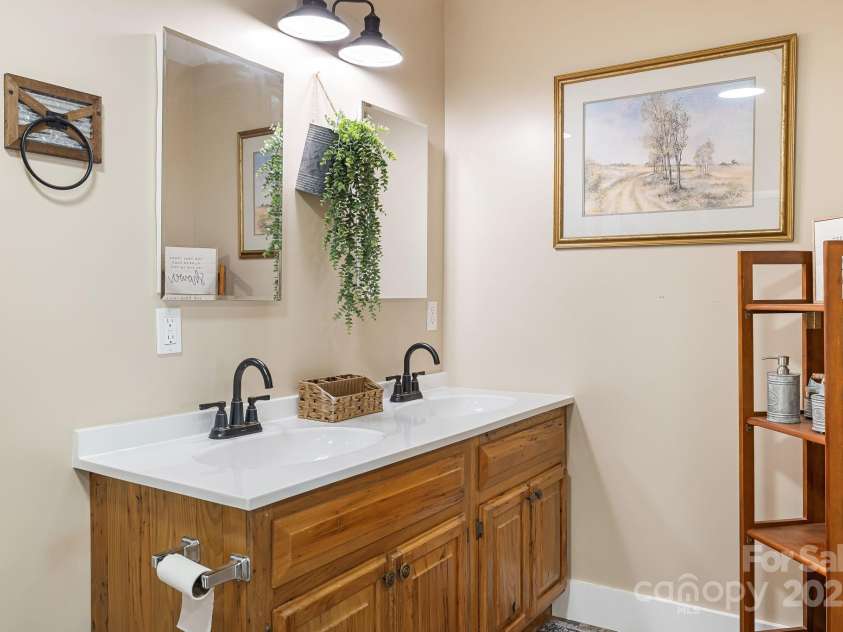 867 Indian Creek Road, Burnsville, NC 28714.  MLS# CAR4231140, YatesRealty ID 2711. 