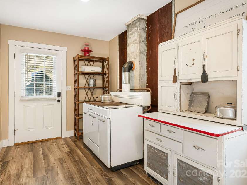 867 Indian Creek Road, Burnsville, NC 28714.  MLS# CAR4231140, YatesRealty ID 2711. 