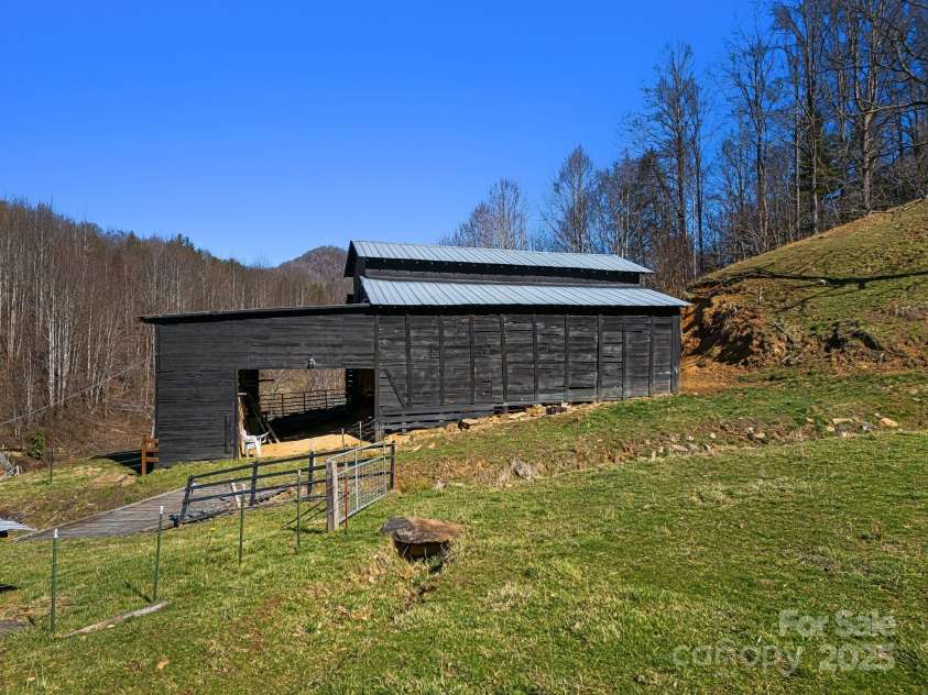 867 Indian Creek Road, Burnsville, NC 28714.  MLS# CAR4231140, YatesRealty ID 2711. 