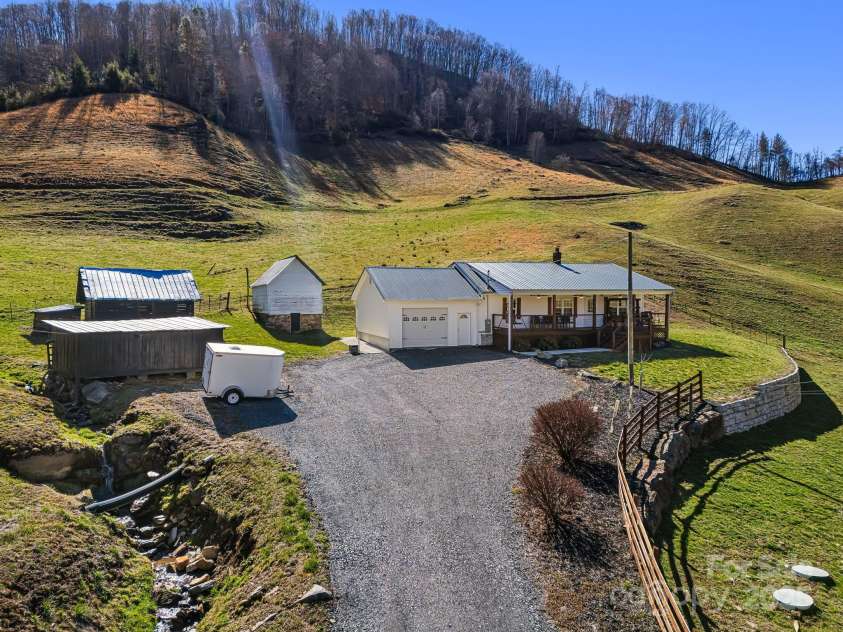 867 Indian Creek Road, Burnsville, NC 28714.  MLS# CAR4231140, YatesRealty ID 2711. 