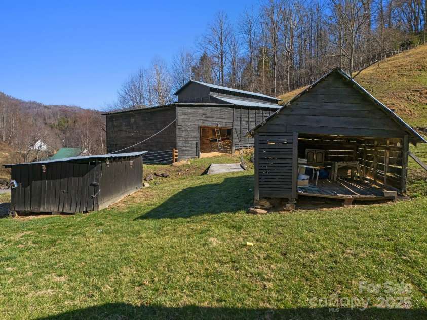 867 Indian Creek Road, Burnsville, NC 28714.  MLS# CAR4231140, YatesRealty ID 2711. 