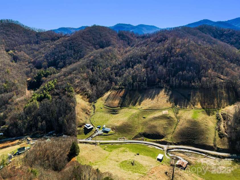 867 Indian Creek Road, Burnsville, NC 28714.  MLS# CAR4231140, YatesRealty ID 2711. 