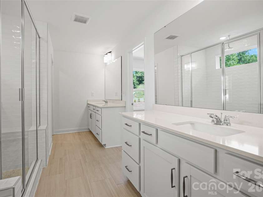 1023 WT Ferguson Drive, Matthews, NC 28104.  MLS# CAR4323226, YatesRealty ID 27111. 
