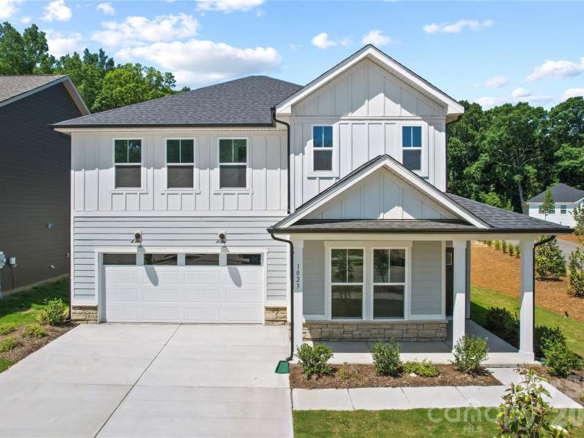 1023 WT Ferguson Drive, Matthews, NC 28104.  MLS# CAR4323226, YatesRealty ID 27111. Welcome Home!