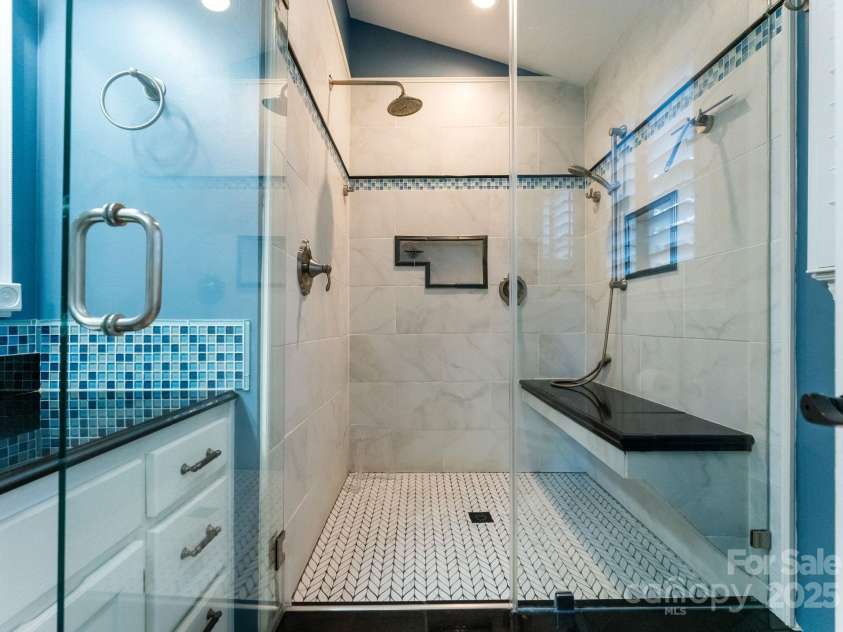 2111 Caleo Circle, Charlotte, NC 28270.  MLS# CAR4278666, YatesRealty ID 27111. 