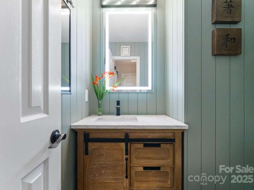 2111 Caleo Circle, Charlotte, NC 28270.  MLS# CAR4278666, YatesRealty ID 27111. 